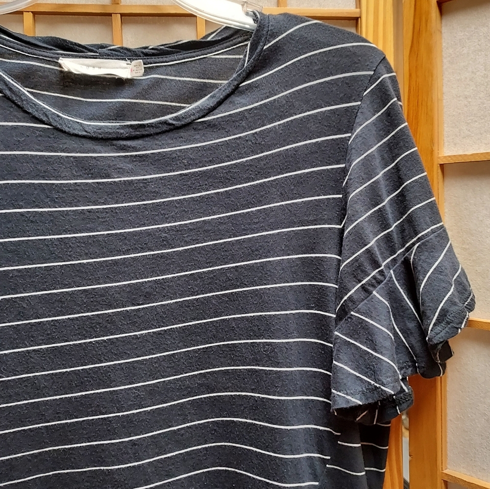🖤 Lush Boxy Striped Shirt Flouncy Sleeves Asymmetrical Hem Womens M Juniors L - Picture 2 of 4